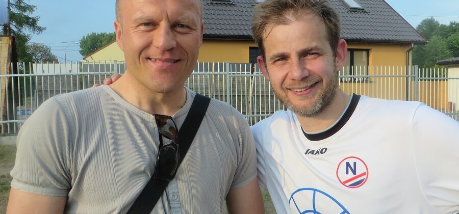 Dariusz Kozubek (z lewej) w towarzystwie Przemysława Cichonia. Legendy Korony niechciane w Koronie